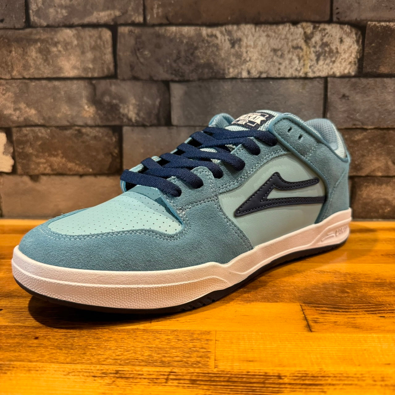 LAKAI TELFORD LOW LIGHT BLUE SUEDE