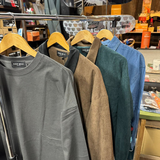 新作アパレルが入荷しました！